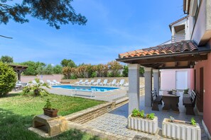 Outdoor pool - Laviki 3 Bedroom App on the  Pool for 4-6 people (Banjole)