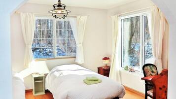 2 bedrooms, in-room safe, desk, iron/ironing board