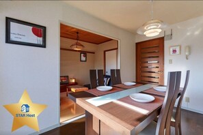 Dining - Most beautiful Japanese Gardens by walk (Toshima-ku)
