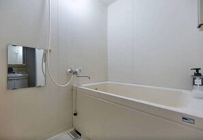 Hair dryer, towels, soap, toilet paper - Most beautiful Japanese Gardens by walk (Toshima-ku)