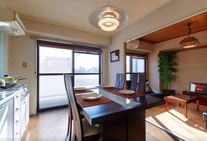 Dining - Most beautiful Japanese Gardens by walk (Toshima-ku)