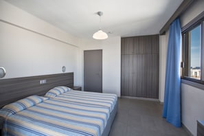 1 bedroom, iron/ironing board, internet