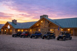 Front of property - Lava Mountain Lodge (Dubois)