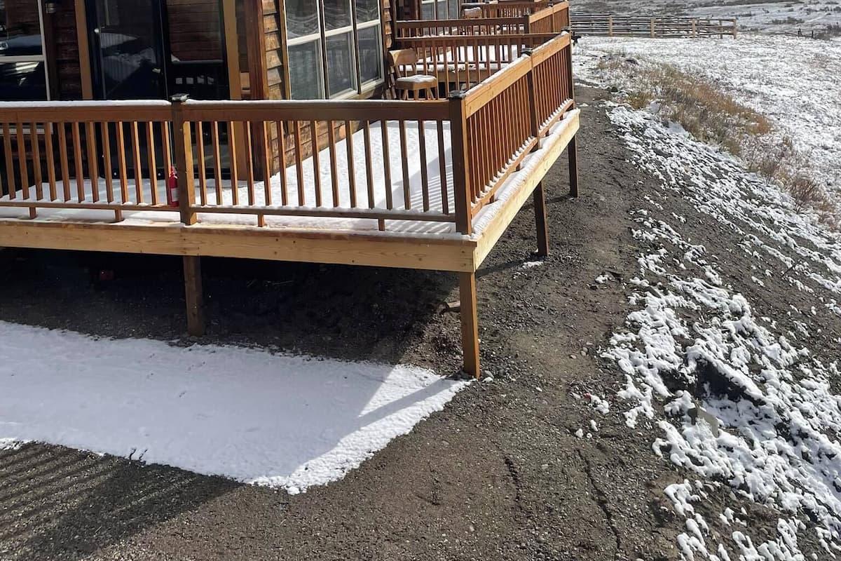 Grand Cabin | Blackout drapes, free WiFi, bed sheets