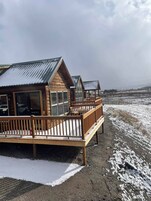 Grand Cabin | Laptop workspace, blackout drapes, free WiFi, bed sheets