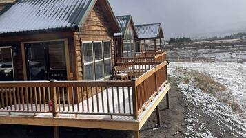 Blackout curtains, free WiFi, bed sheets