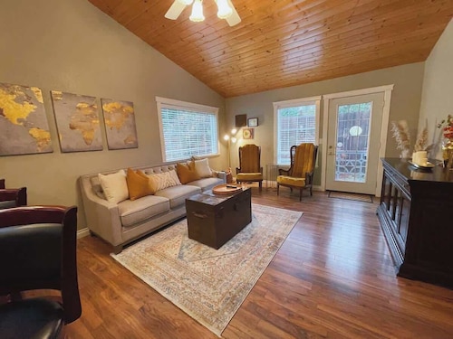 Cozy Olympic Peninsula Retreat- Near Lake Crescent