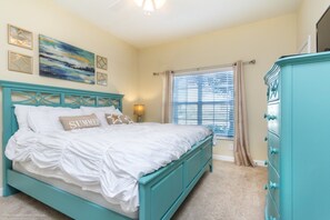 4 bedrooms, iron/ironing board, WiFi, bed sheets - Stunning Storey Lake Resort Home, Orlando Townhome 2718 (Kissimmee)