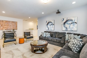 TV, video games, table football, stereo - Ultimate Orlando Luxury Retreat – Mansion 2750 (Davenport)