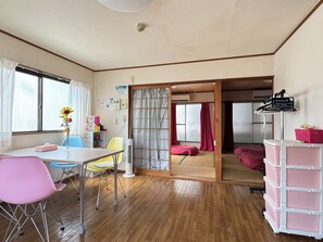 Dining - N ° 5  CONDOMINIUM - Second Floor Corner Apartment; 2 BedRoom Japanese Style (Osaka-shi)