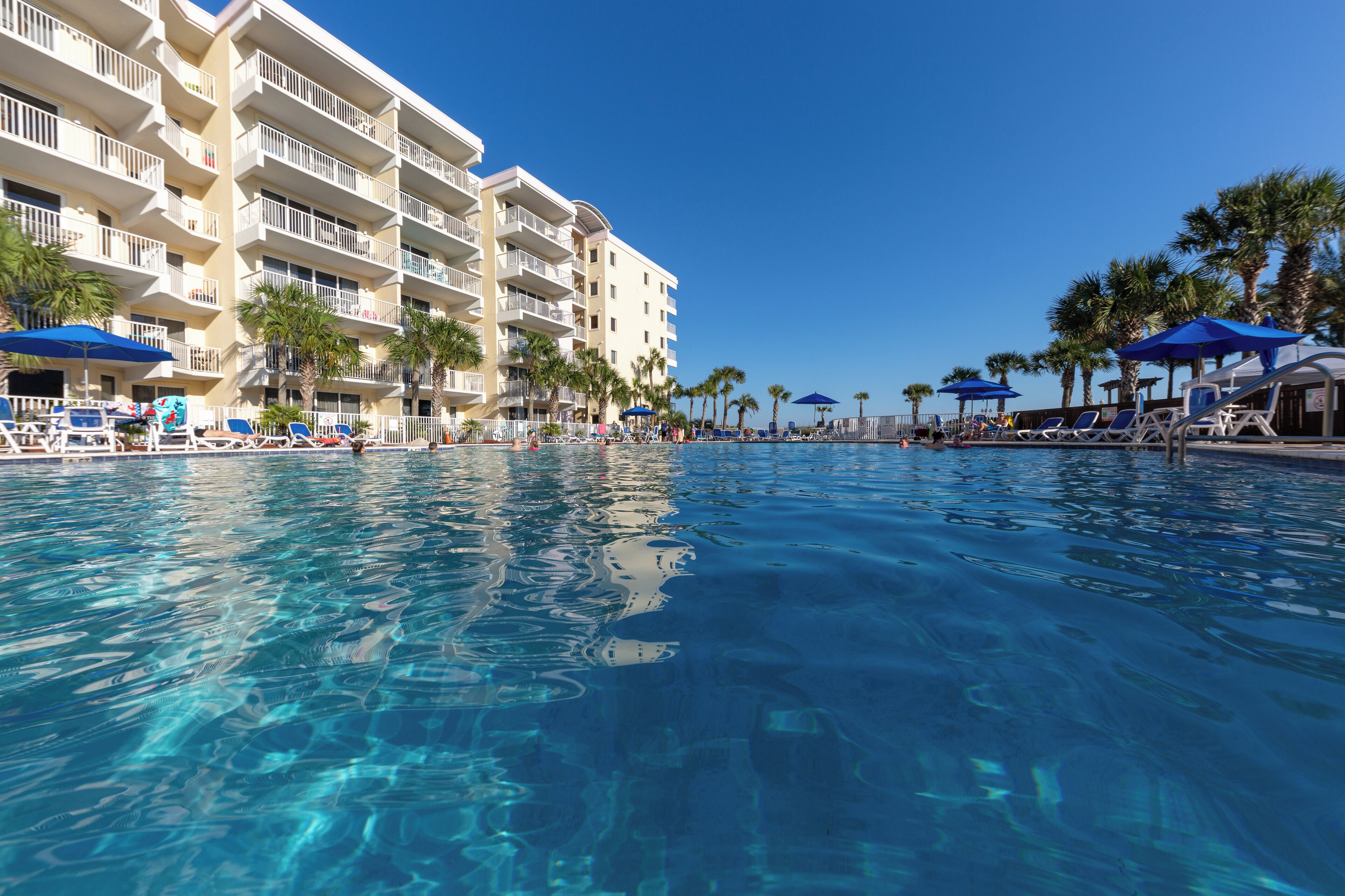 Sparkling Gulfside Pool