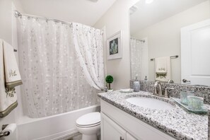 ヘアドライヤー、タオル