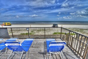 Property grounds - Colorful & Fun Private 2 Bedrm/2Bth OceanFront Beach House in Daytona Bch Shores (Daytona Beach Shores)