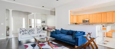 Smart TV, fireplace, video games, DVD player