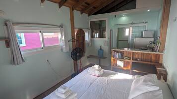 2 bedrooms, in-room safe, desk, free WiFi