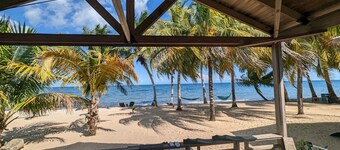 Beach Front! Cobia Beach Guest House, Teal Duplex