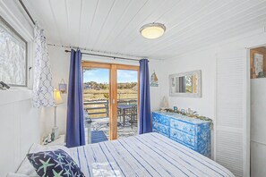 2 bedrooms, iron/ironing board, free WiFi, bed sheets - Tidal View 6 - Pet-friendly cottage (Sandwich)