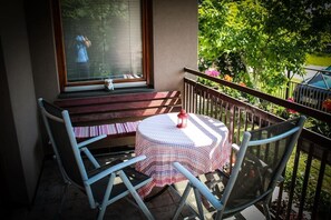 Outdoor dining - Duplex House in a quiet neighborhood (Bijeljina)