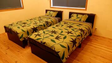 2 bedrooms, desk, free WiFi, bed sheets