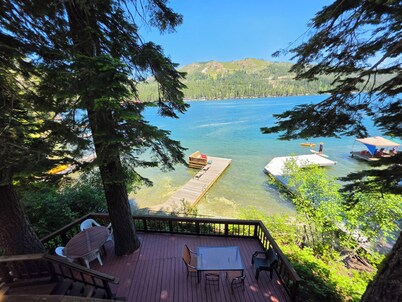 2 bedroom, 2 bath, sleeps 6. Donner Lakefront with private dock DLR#033