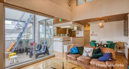 Une maison de 120 m2 est totalement rĂ©servĂ©e!Zone piĂ©tonne du chĂąteau dâOsaka, Ă 1 minute de la gare la plus proche, excellent accĂšs Ă Dotonbori â