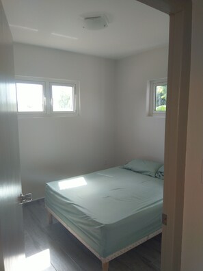 2 室のベッドルーム、WiFi (無料)