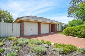 Exterior - 2 Marto Court, Carrickalinga (Carrickalinga)