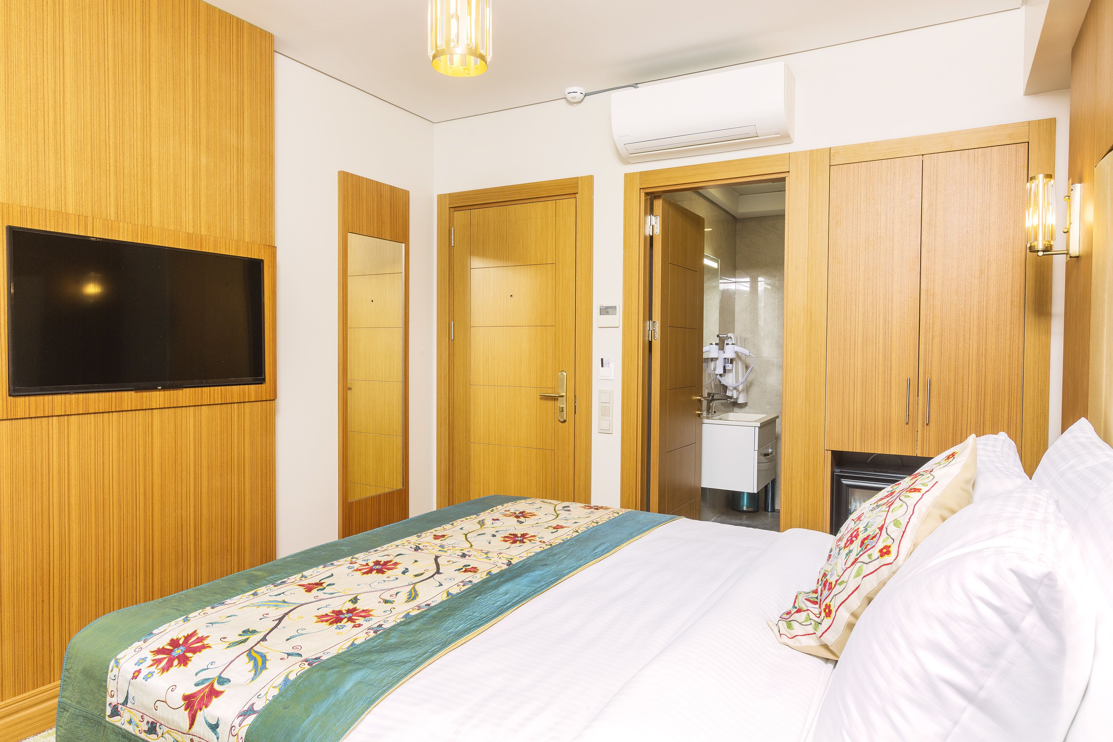 1 bedroom, minibar, in-room safe, blackout curtains
