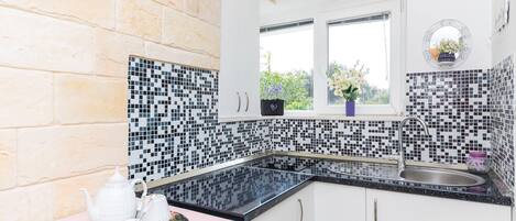 Wasserkocher mit Kaffee-/Teezubehör, Kochgeschirr/Geschirr/Besteck