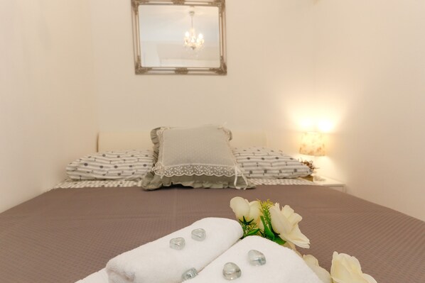 1 camera, ferro/asse da stiro, Wi-Fi gratuito, lenzuola