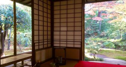 Beautiful Japanese Gardens by Walk