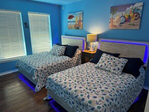 3 slaapkamers, een strijkplank/strijkijzer, gratis wifi, beddengoed