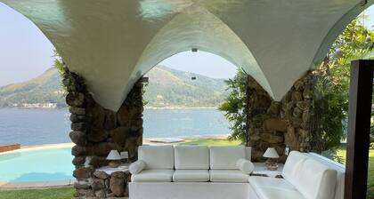 Belle maison 5 suites sur le bord de mer au Portogalo