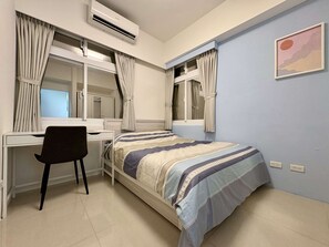 3 bedrooms, desk, iron/ironing board, travel cot