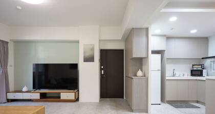 H&K 3/2 Cozy Taipei 101/World Trade Center MRT