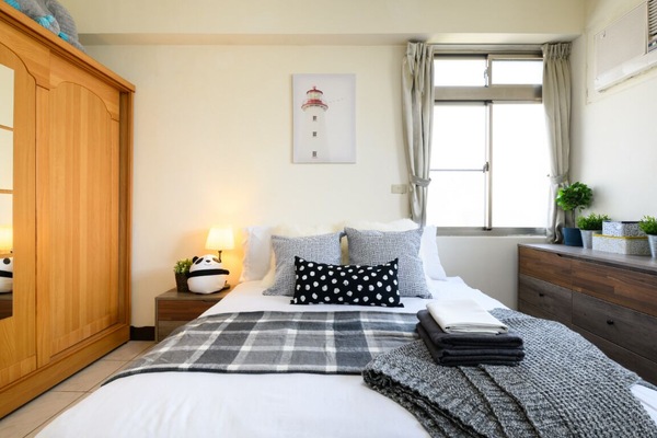 This bed can give people a comfortable sleep quality.
這張床能夠帶給人舒適的睡眠品質