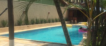 BEAUTIFUL HOUSE WITH OUTSIDE AREA!