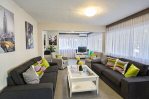 DVD player - You will Love This Luxury 1 Bedroom Holiday Villa in Ayia Napa with Private Pool (Ayia Napa)