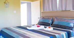 4 bedrooms, iron/ironing board, free WiFi, bed sheets - 4bd-4.bt~Ocean view ~Pool! Fully AC! Complimentary Breakfast! (Sandy Bay)