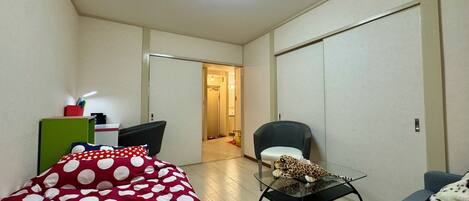 1 bedroom, desk, iron/ironing board, free WiFi