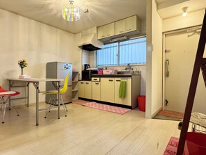 Fridge, microwave, stovetop, electric kettle
