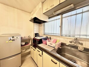 Fridge, microwave, stovetop, electric kettle
