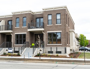 Exterior - 307 Franklin Row (Grand Haven)