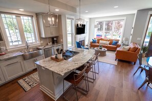 المنشأة من الداخل