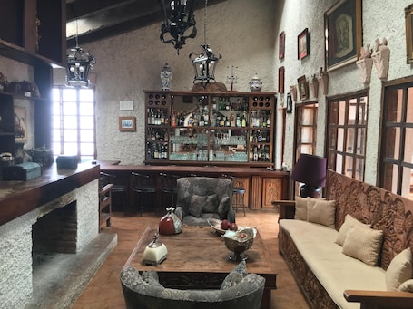 Bar (on property). Rest in this Hacienda In the heart of México