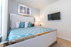 5 bedrooms, premium bedding, iron/ironing board, travel crib