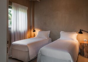 4 bedrooms, internet, bed sheets
