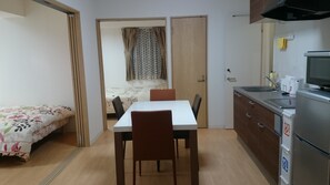 Luokittelematon kuva, 4 kautta 37, painike