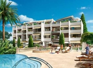 Outdoor pool - Enjoy Best of Cannes – Close to Everything but Away from It All (Cannes)