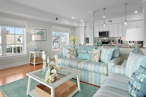 テレビ、DVD プレーヤー、ビデオライブラリ